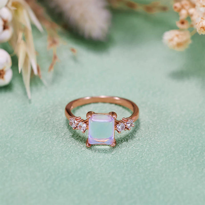 Anello Olivenorma con pietra di luna sintetica a taglio quadrato