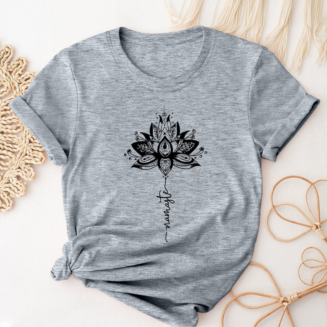 Maglietta a maniche corte con stampa di loto e lettere Olivenorma e scollo a giro - Grigio - 2XL - image 0