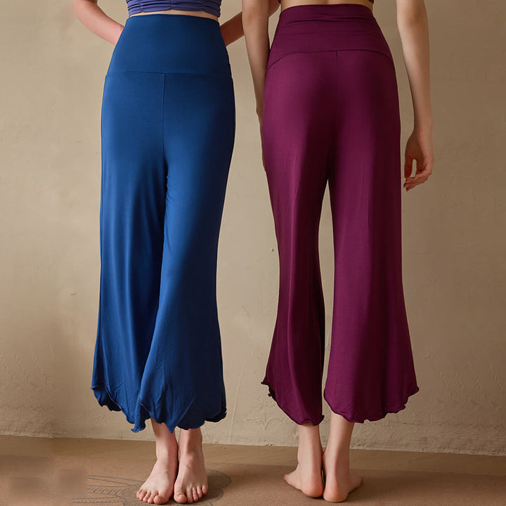 Pantaloni da yoga da donna Olivenorma a zampa, in tinta unita, elasticizzati, corti e svasati, in tessuto lycra. - image 14