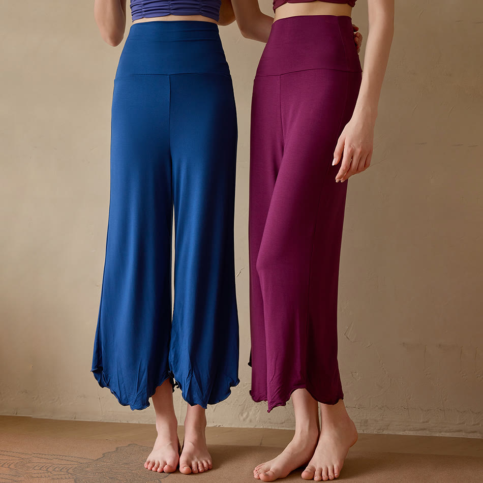Pantaloni da yoga da donna Olivenorma a zampa, in tinta unita, elasticizzati, corti e svasati, in tessuto lycra. - image 15
