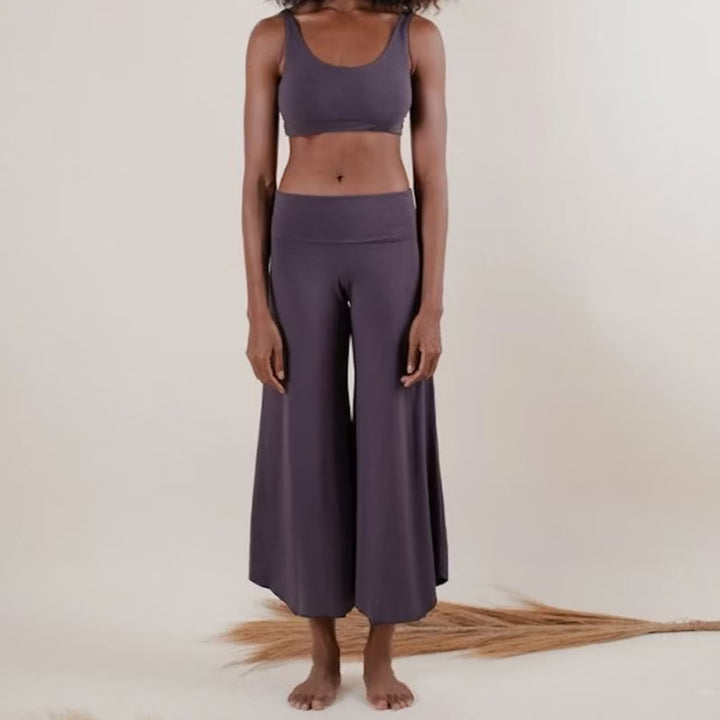 Pantaloni svasati a vita alta da yoga Olivenorma - image 2