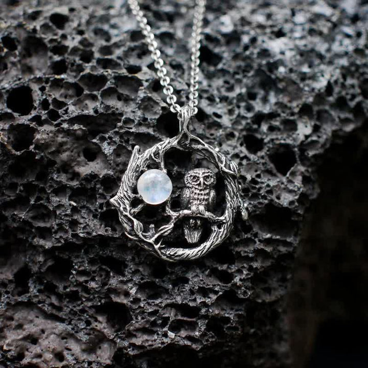 Collana con pietra di luna retrò con gufo della rinascita