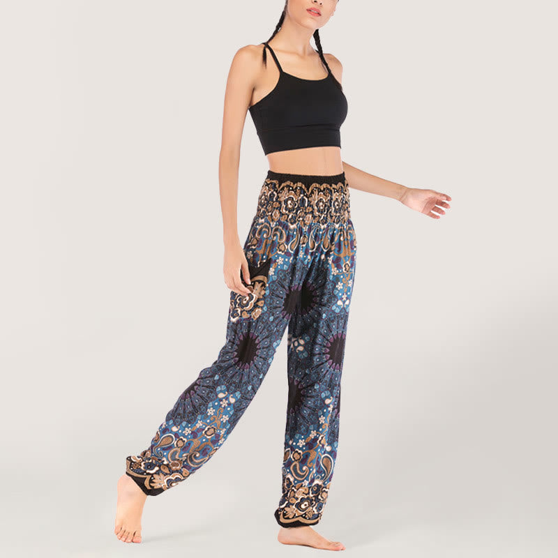 Olivenorma - Pantaloni harem da donna in viscosa con elastico in vita e stampa mandala a fiocchi di neve - image 3