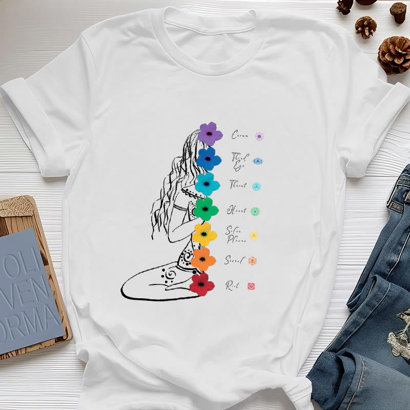 Maglietta Olivenorma Meditation Girl con fiori dei 7 chakra - Bianco - 2XL - image 1