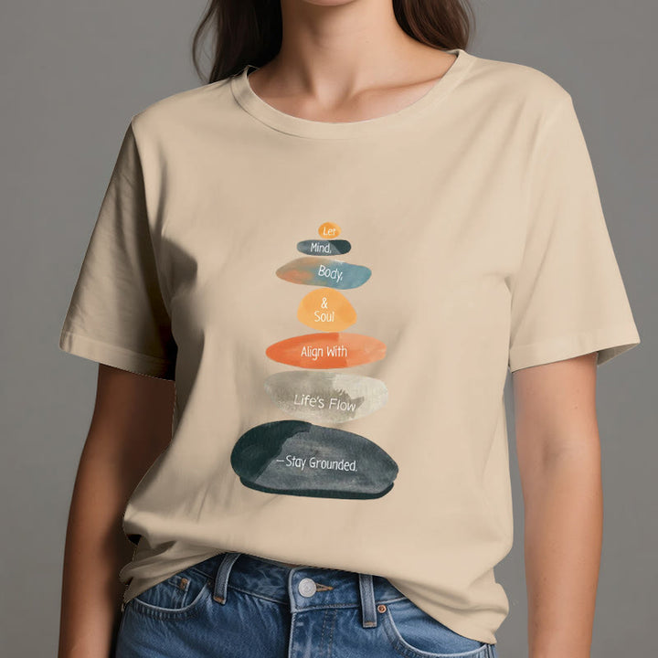 Olivenorma "Stay Grounded" T-shirt spirituale in cotone leggero - image 11
