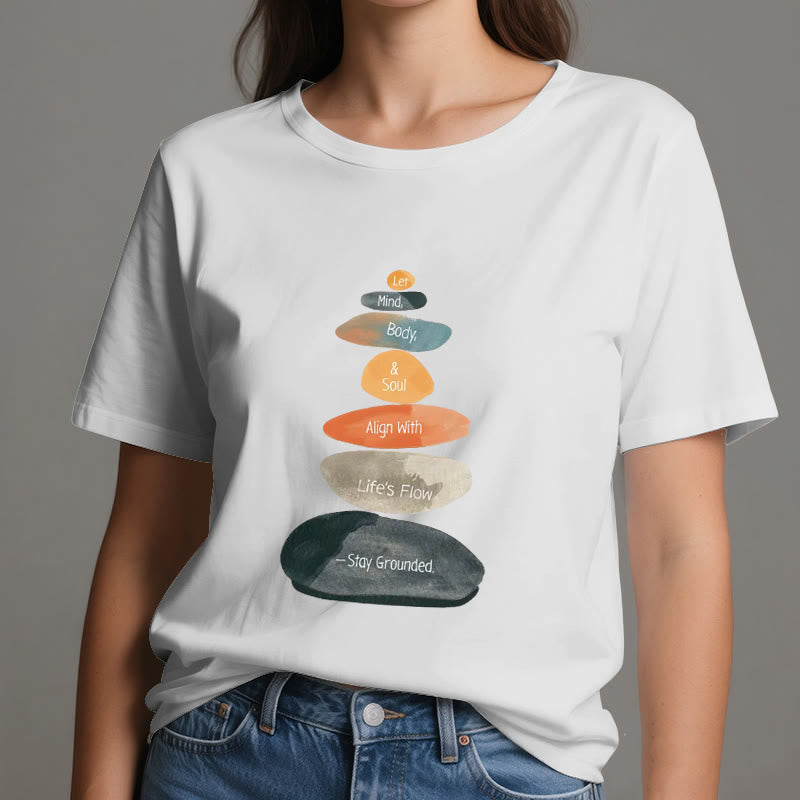 Olivenorma "Stay Grounded" T-shirt spirituale in cotone leggero - image 1