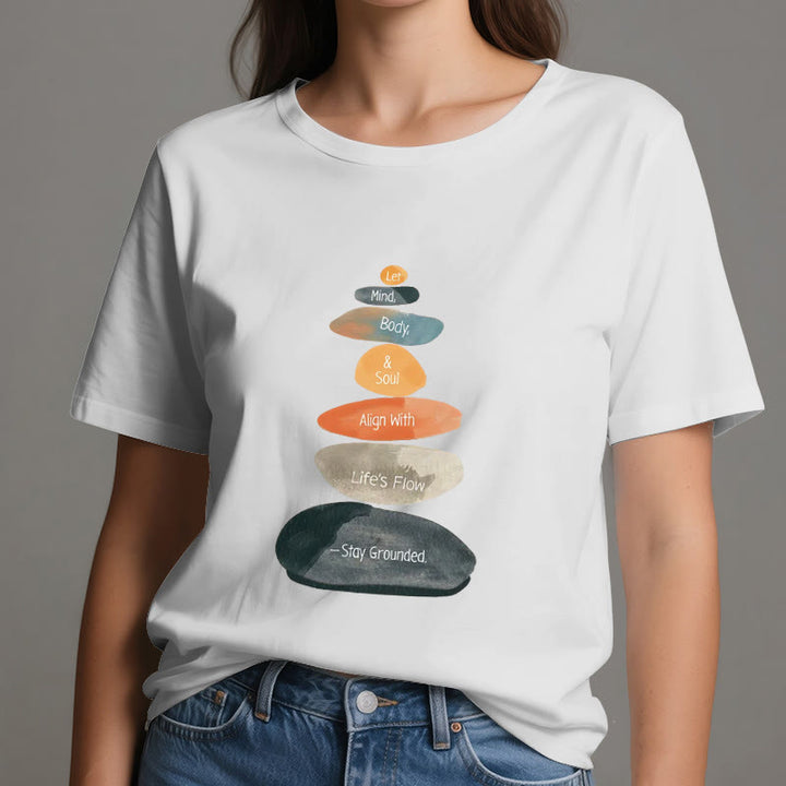 Olivenorma "Stay Grounded" T-shirt spirituale in cotone leggero - image 1