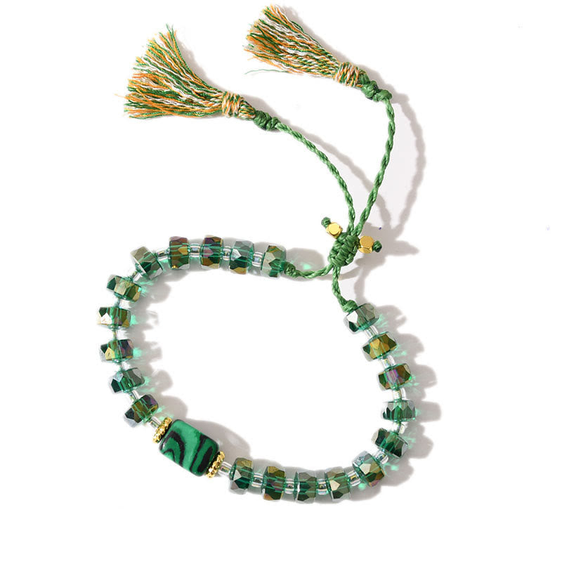 Bracciale intrecciato con pietre preziose e nappe glitterate in stile boho di Olivenorma - Malachite + smalto verde - image 14
