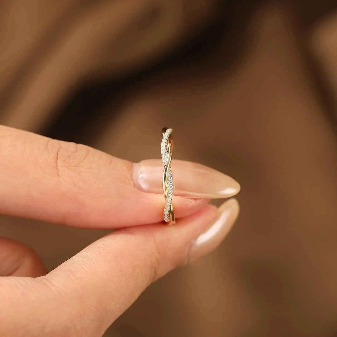 Anello d'amore intrecciato "Bound by Grace" Olivenorma