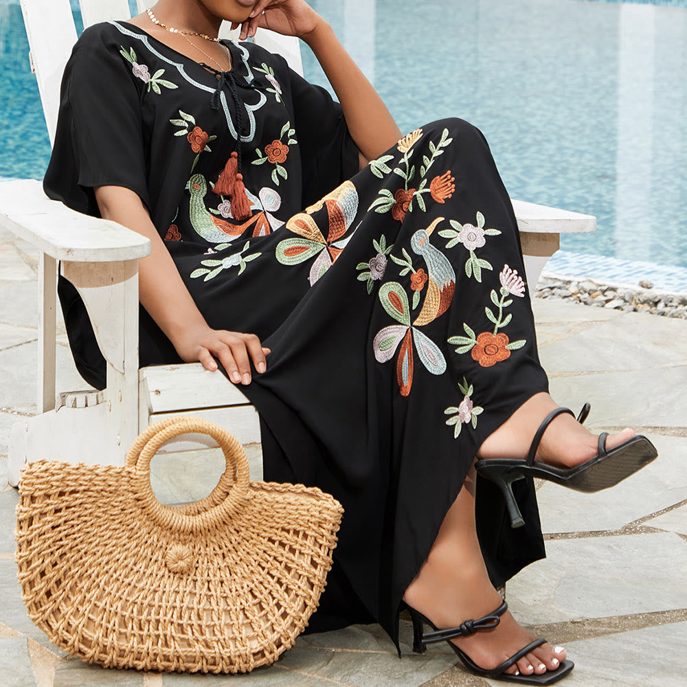 Abito caftano con fiori e uccelli ricamati in blusa da spiaggia Olivenorma