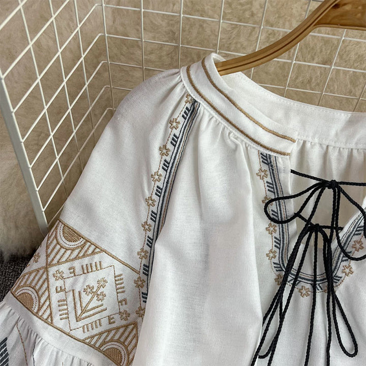 Camicia da donna Olivenorma con maniche a lanterna e ricamo geometrico totem