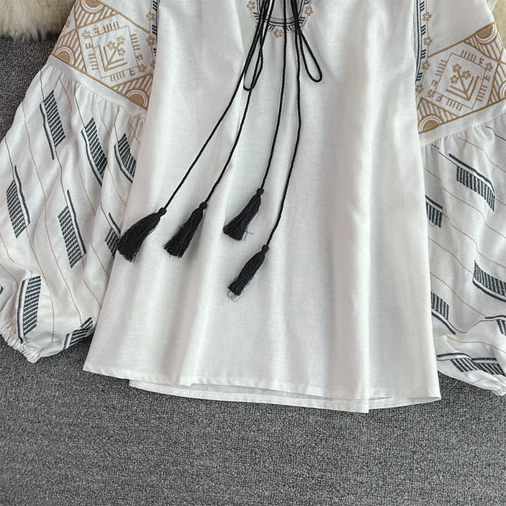 Camicia da donna Olivenorma con maniche a lanterna e ricamo geometrico totem