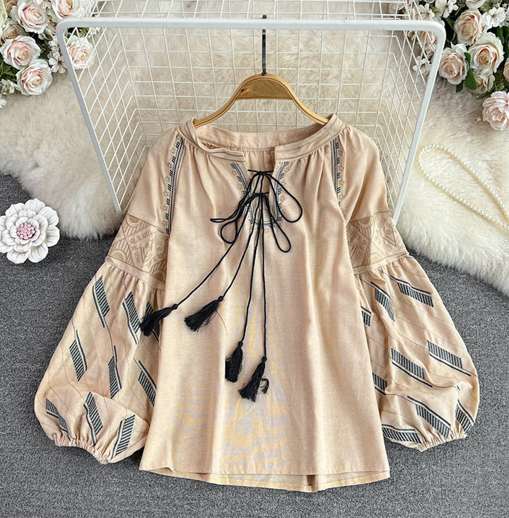 Camicia da donna Olivenorma con maniche a lanterna e ricamo geometrico totem