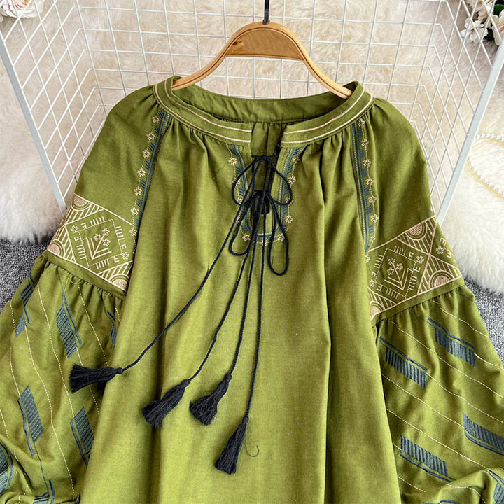 Camicia da donna Olivenorma con maniche a lanterna e ricamo geometrico totem - image 11