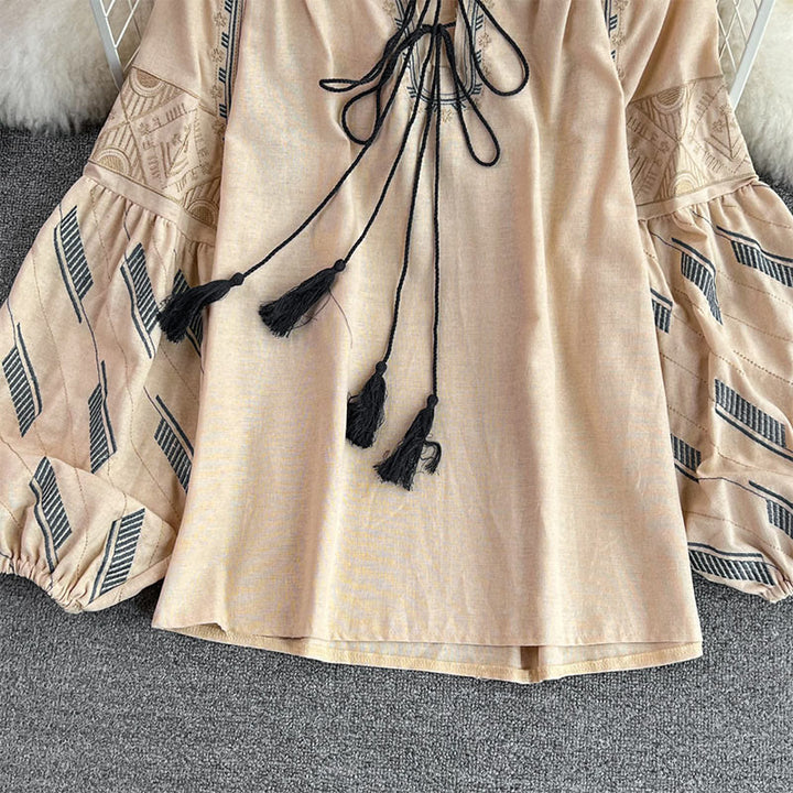 Camicia da donna Olivenorma con maniche a lanterna e ricamo geometrico totem