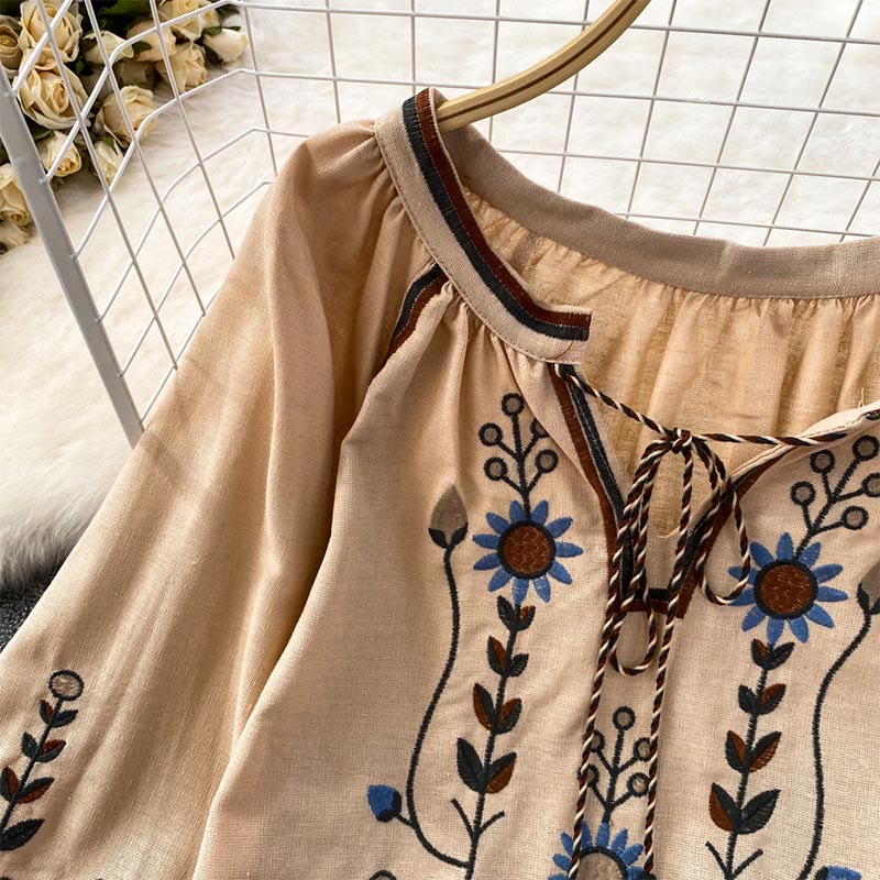 Camicia da donna Olivenorma con maniche a lanterna e ricamo floreale pastorale