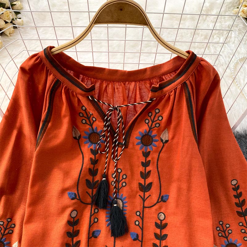 Camicia da donna Olivenorma con maniche a lanterna e ricamo floreale pastorale