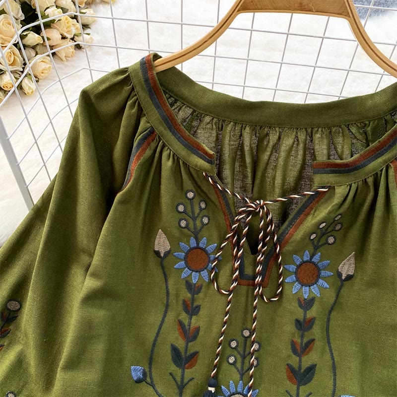 Camicia da donna Olivenorma con maniche a lanterna e ricamo floreale pastorale