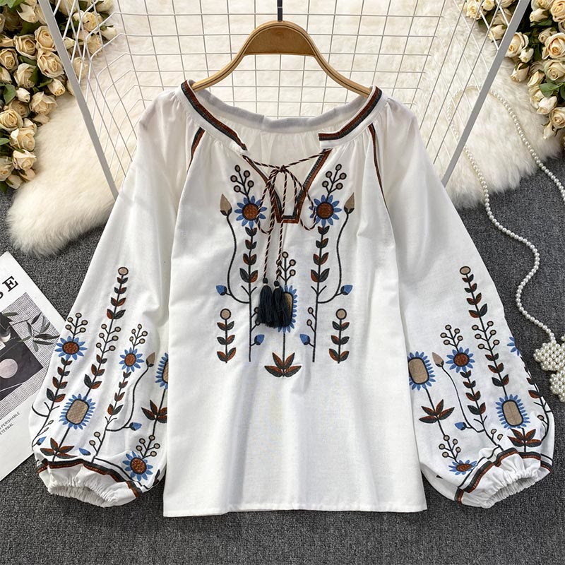 Camicia da donna Olivenorma con maniche a lanterna e ricamo floreale pastorale