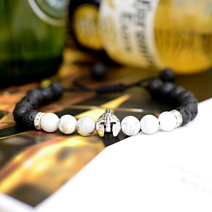 Bracciale Olivenorma con elmo da guerriero spartano regolabile da 8 mm con pietre preziose - Pietra lavica + Howlite + Elmo d'argento - image 21