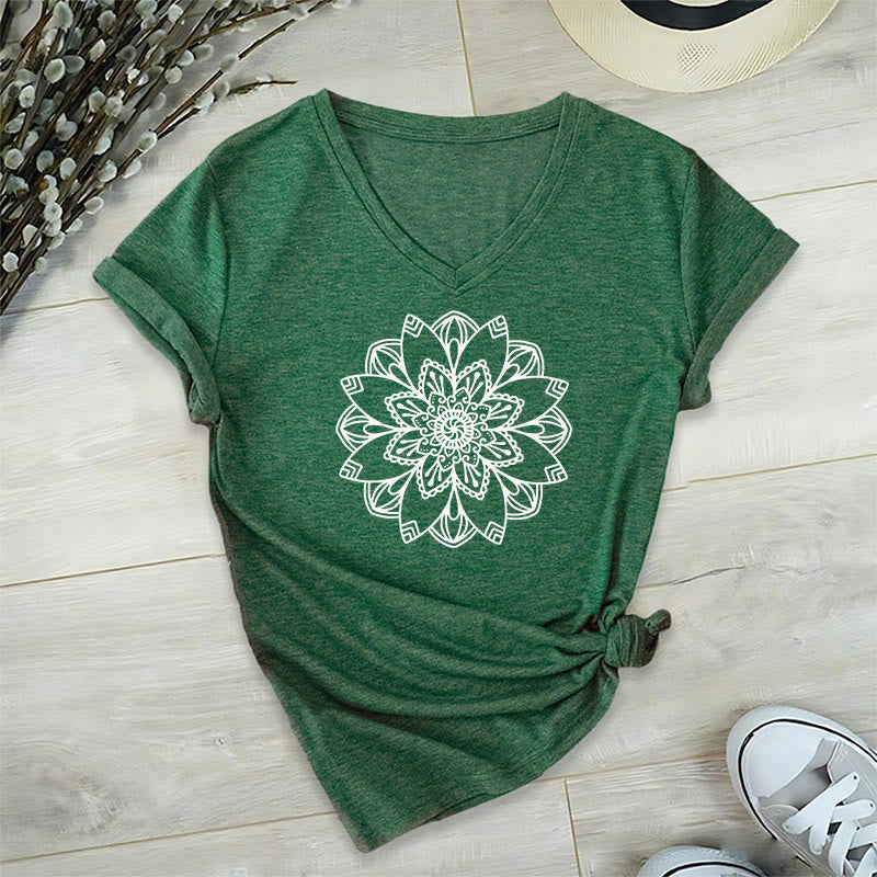 Olivenorma Mandala Floral Tee V-Neck Regular Fit Lotus Spiritual T-Shirt - Verde - 2XL - image 17
