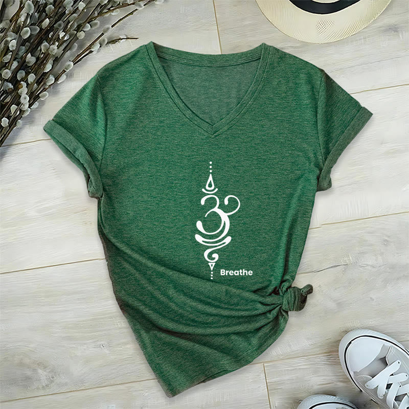 Olivenorma Breathe Symbol - Maglietta da meditazione yoga in cotone a maniche corte con scollo a V da donna - Verde - 2XL - image 18