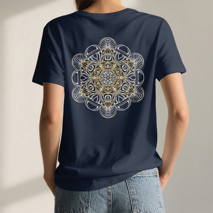 Maglietta con scollo a V e stampa geometrica bifacciale "Cubo di Metatron" di Olivenorma  - image 1