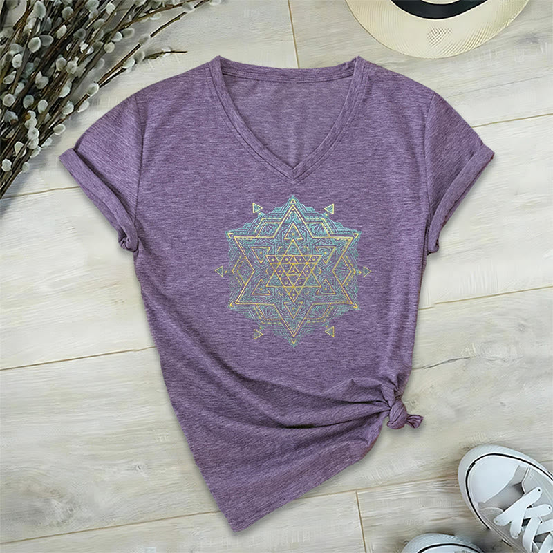 Maglietta spirituale con scollo a V e simbolo del cubo di Metatro di Olivenorma , geometria sacra, guarigione - Viola - 2XL - image 22