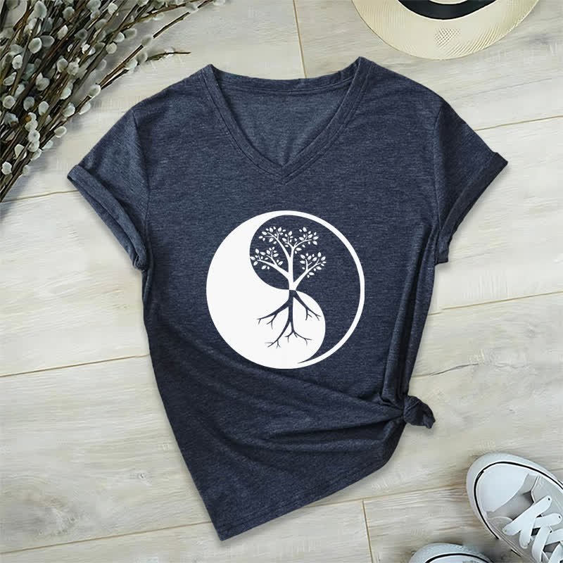 Olivenorma Yin Yang Tree Yoga Meditation T-shirt con scollo a V - Blu navy - 2XL - image 5