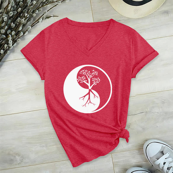 Olivenorma Yin Yang Tree Yoga Meditation T-shirt con scollo a V - Rosso - 2XL - image 13