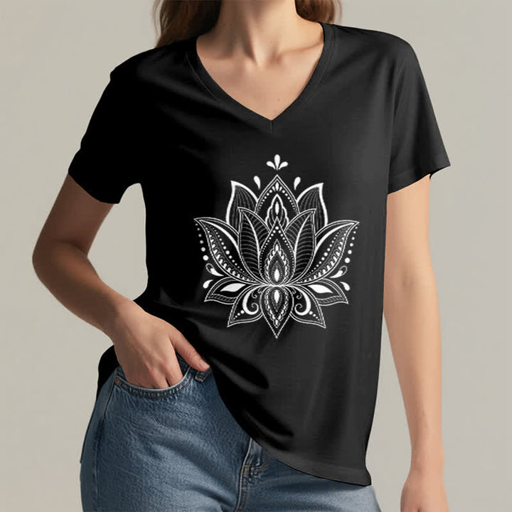 Maglietta con scollo a V e motivo mandala con fiore di loto Olivenorma - image 15
