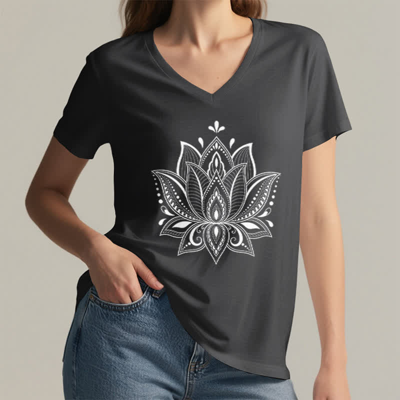 Maglietta con scollo a V e motivo mandala con fiore di loto Olivenorma - image 13