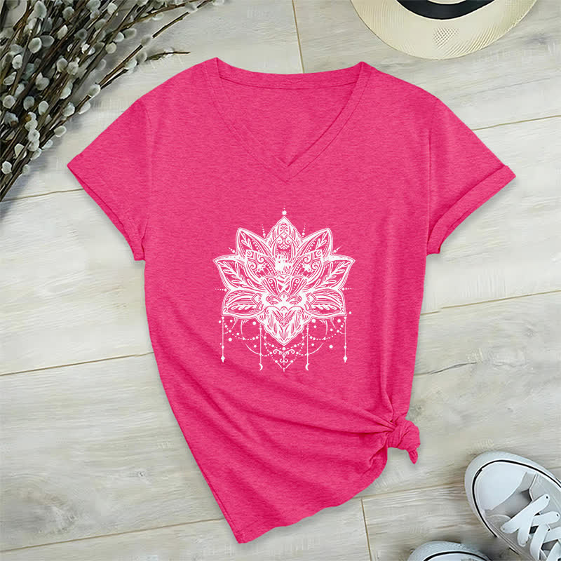 Maglietta con scollo a V e stampa Lotus Olivenorma - Rosa rossa - 2XL - image 18