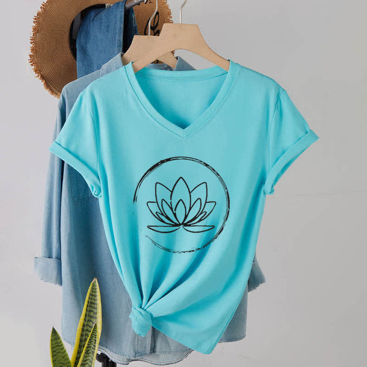 Olivenorma Boho Lotus Flower T-shirt ampia con scollo a V - Lago Blu - 2XL - image 23