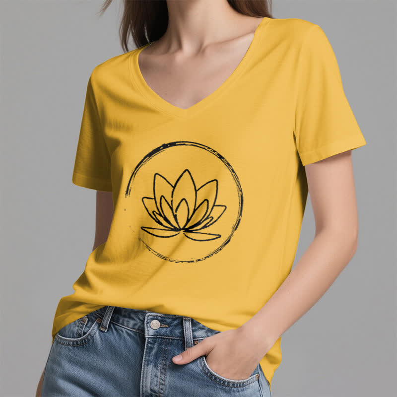 Olivenorma Boho Lotus Flower T-shirt ampia con scollo a V - image 18