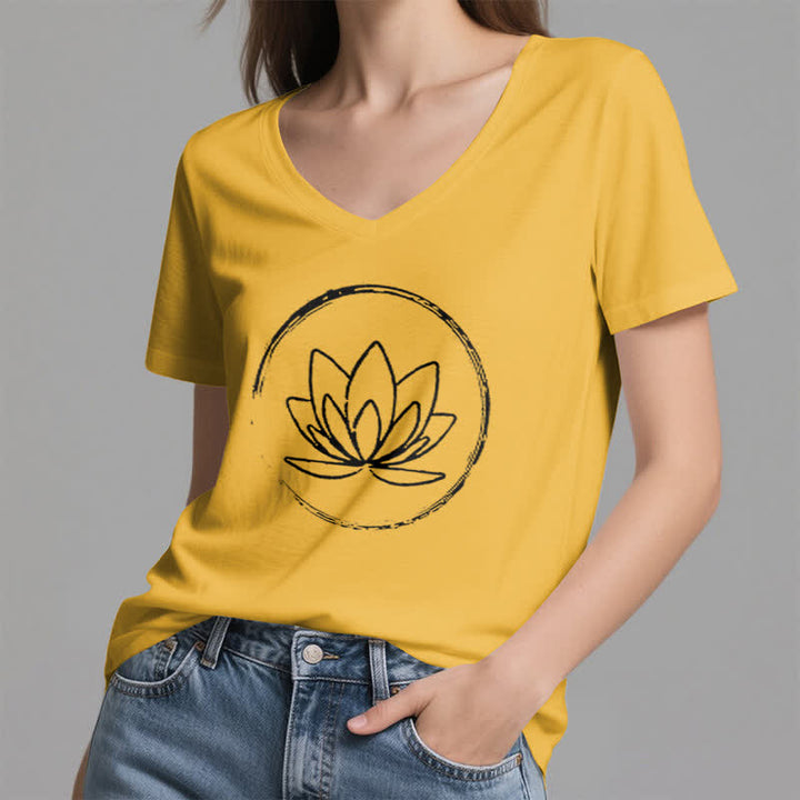 Olivenorma Boho Lotus Flower T-shirt ampia con scollo a V - image 18