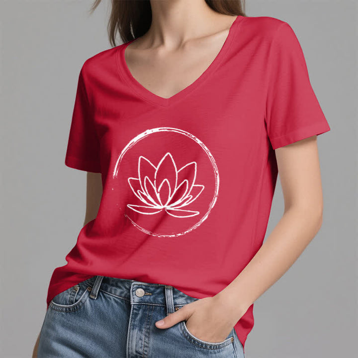 Olivenorma Boho Lotus Flower T-shirt ampia con scollo a V - image 15