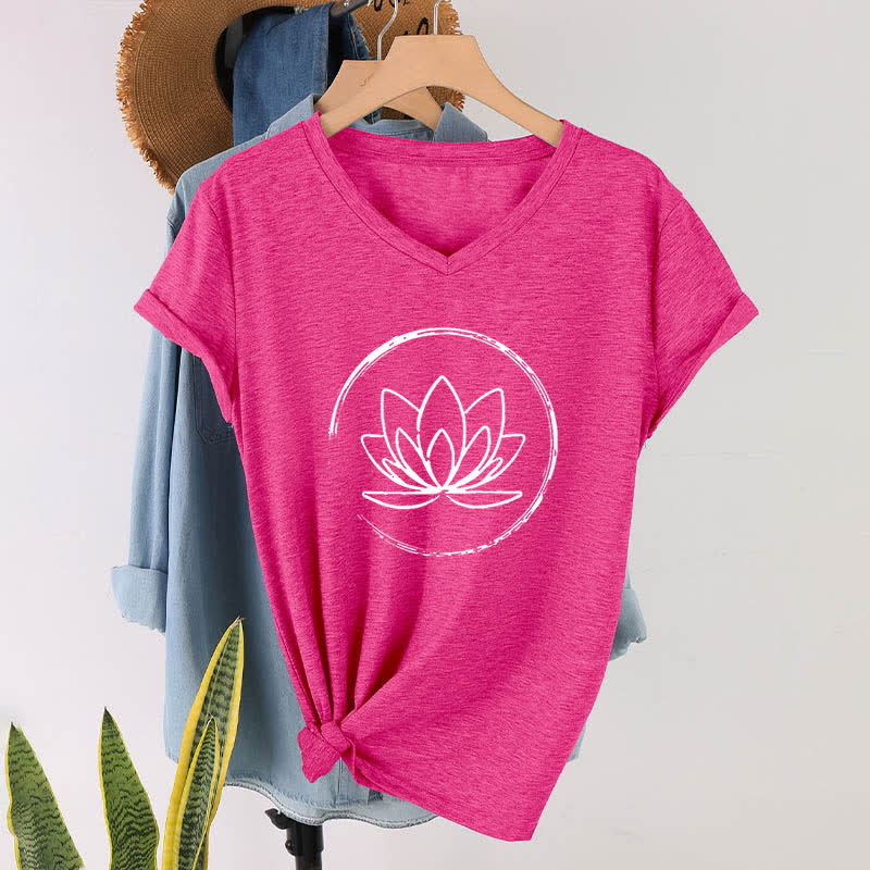 Olivenorma Boho Lotus Flower T-shirt ampia con scollo a V - Rosa rossa - 2XL - image 19