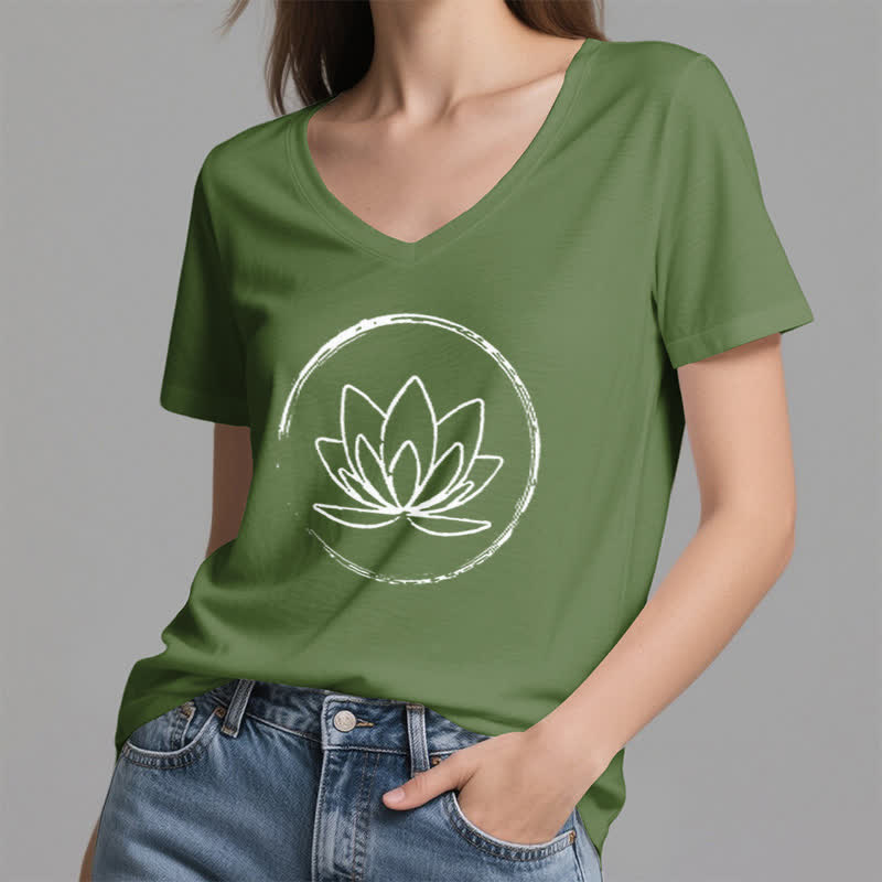 Olivenorma Boho Lotus Flower T-shirt ampia con scollo a V - image 10