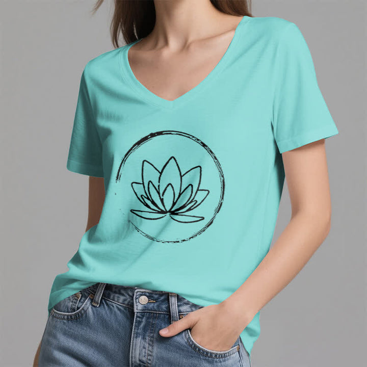 Olivenorma Boho Lotus Flower T-shirt ampia con scollo a V - image 24
