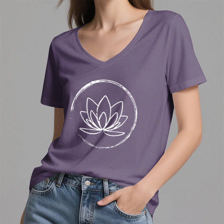 Olivenorma Boho Lotus Flower T-shirt ampia con scollo a V - image 25