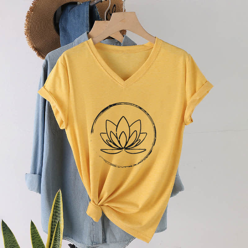 Olivenorma Boho Lotus Flower T-shirt ampia con scollo a V - Giallo - 2XL - image 17