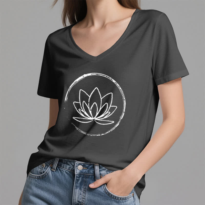 Olivenorma Boho Lotus Flower T-shirt ampia con scollo a V - image 11
