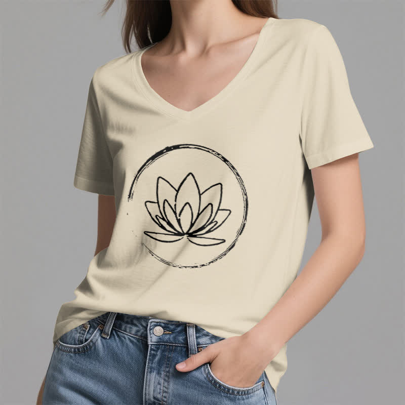 Olivenorma Boho Lotus Flower T-shirt ampia con scollo a V - image 21