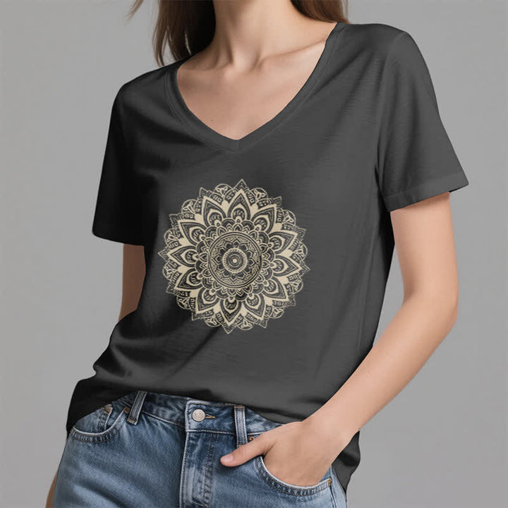 Olivenorma Maglietta da yoga con scollo a V e motivo geometrico a fiori di loto - image 15
