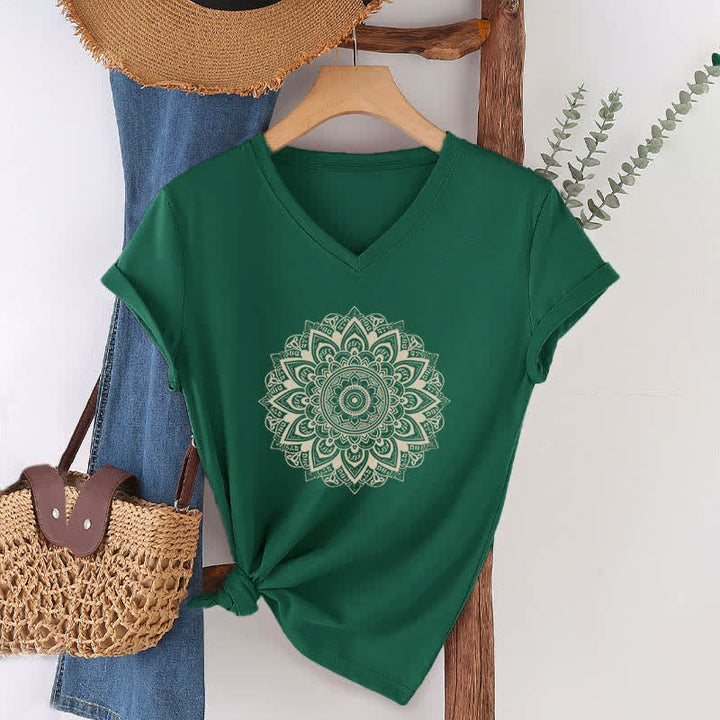 Olivenorma Maglietta da yoga con scollo a V e motivo geometrico a fiori di loto - Verde scuro - 2XL - image 3