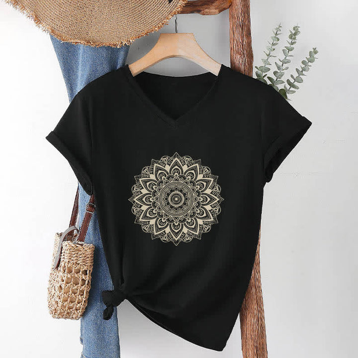 Olivenorma Maglietta da yoga con scollo a V e motivo geometrico a fiori di loto - Nero - 2XL - image 6