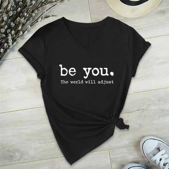 Olivenorma "Sii te stesso, il mondo si adatterà" T-shirt con scollo a V - Nero - 2XL - image 11
