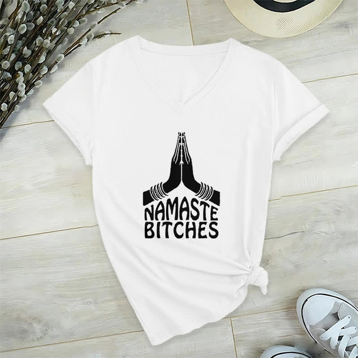 Olivenorma Maglietta divertente con scollo a V e scritta Namaste Meditazione Yoga - Bianco - 2XL - image 1