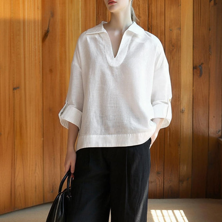 Olivenorma Camicia da donna in lino con maniche arrotolabili e scollo a V, bianca e tinta unita - image 4